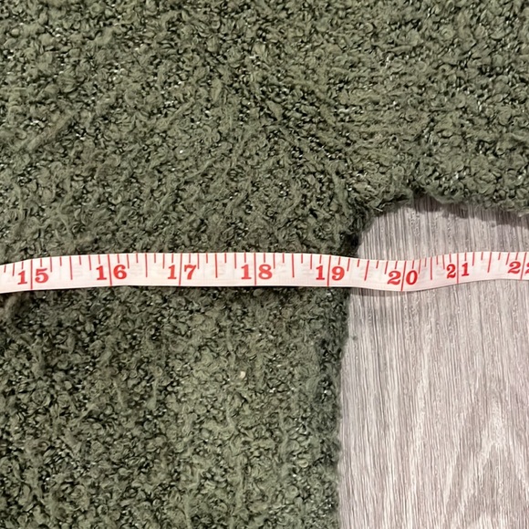 Sweater Cozy and Warm - Picture 6 of 7